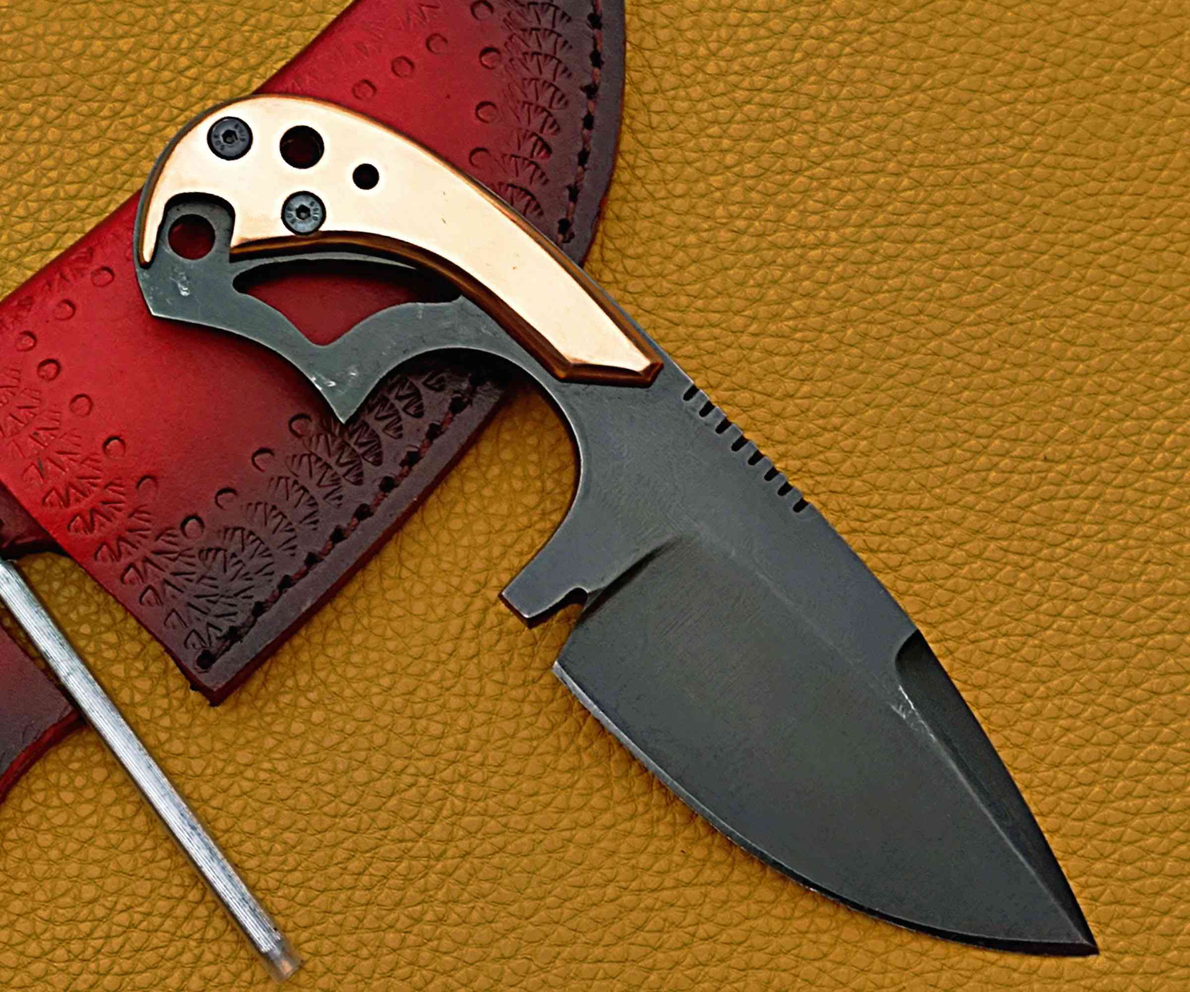 Full Tang Skinner Hunting Knife – Hammered Steel & Wood Handle Combo