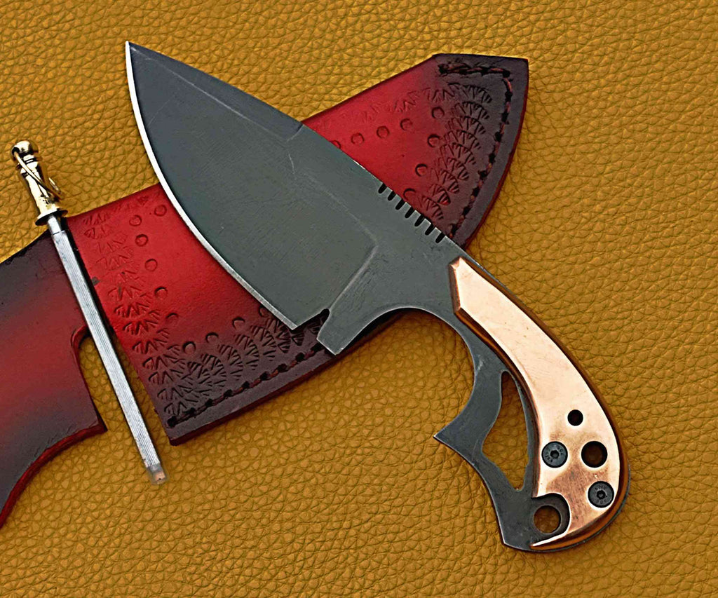 Full Tang Skinner Hunting Knife – Hammered Steel & Wood Handle Combo