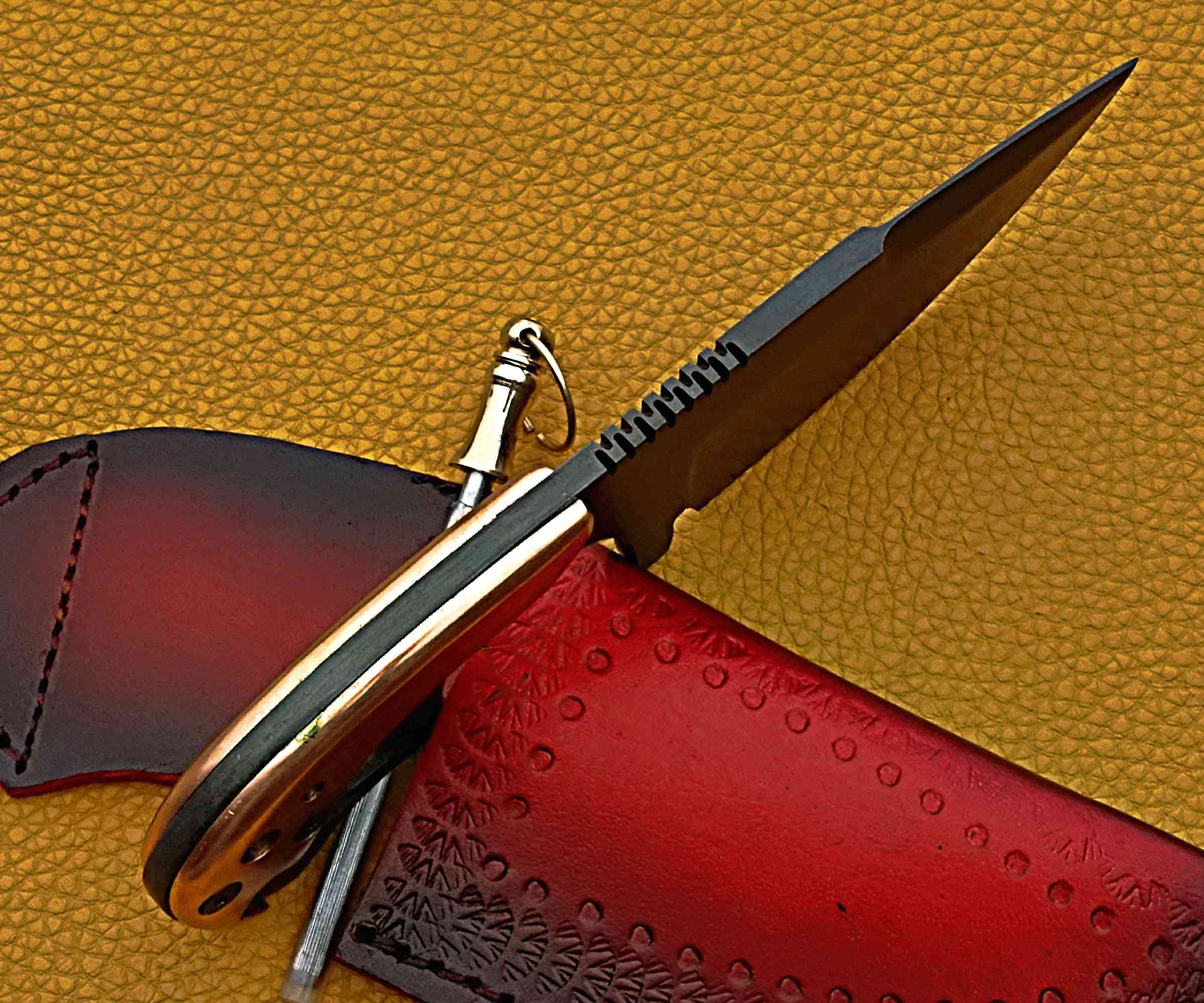Full Tang Skinner Hunting Knife – Hammered Steel & Wood Handle Combo