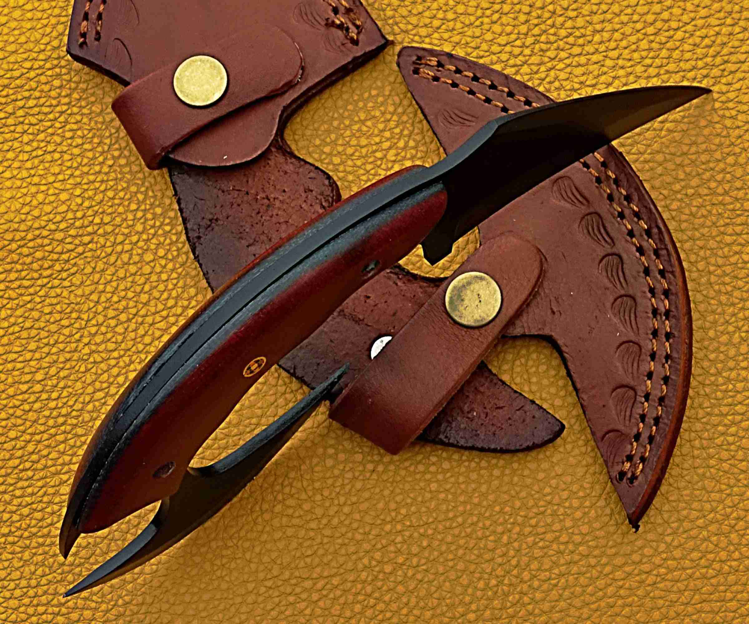 Tactical Karambit Knife – Curved Blade with Wooden Handle & Leather Sheath