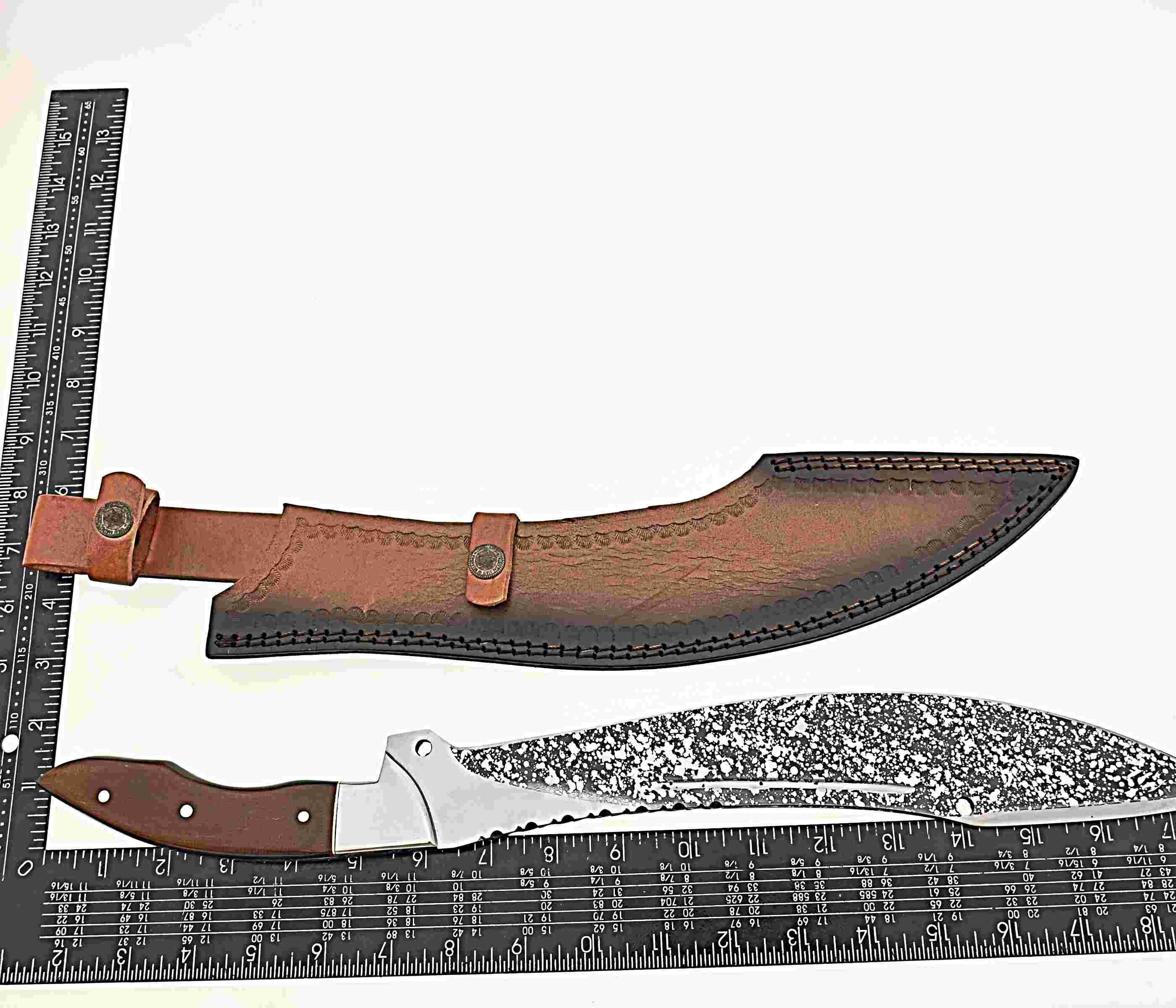 Damascus Steel Hunting Knife – Stag Horn Handle Edition