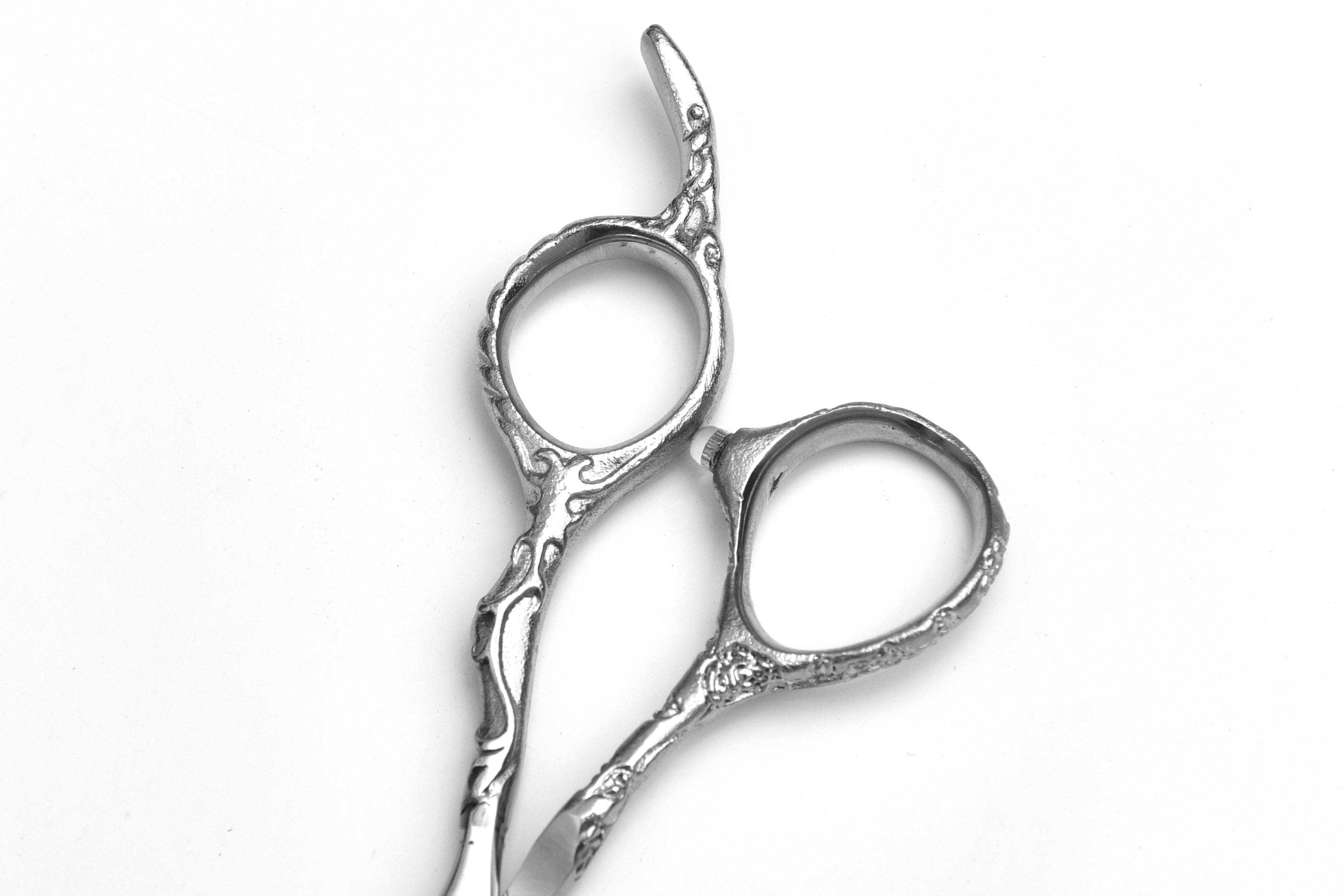 Vibrant Blue Curved Haircutting Scissors