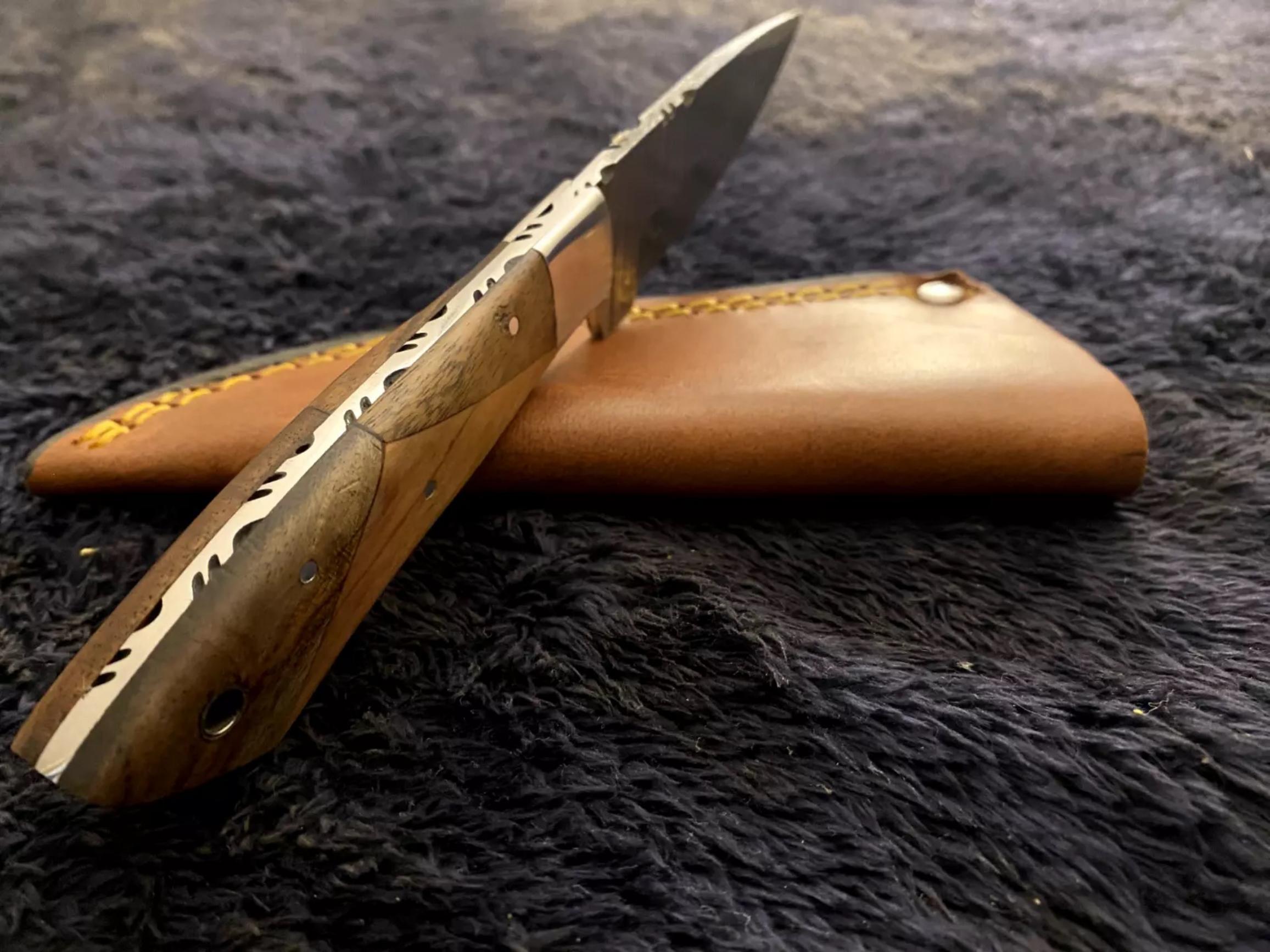 Damascus Steel Fixed Blade Knife with Leather Sheath
