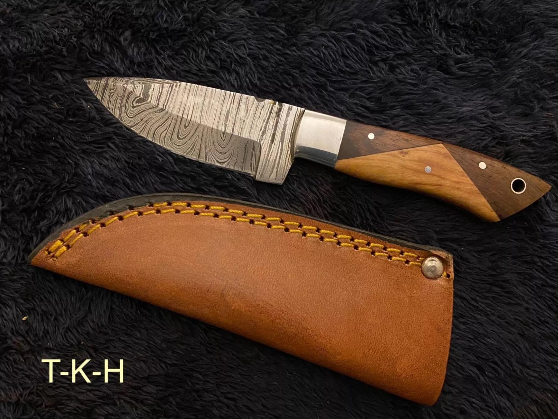 Damascus Steel Fixed Blade Knife with Leather Sheath